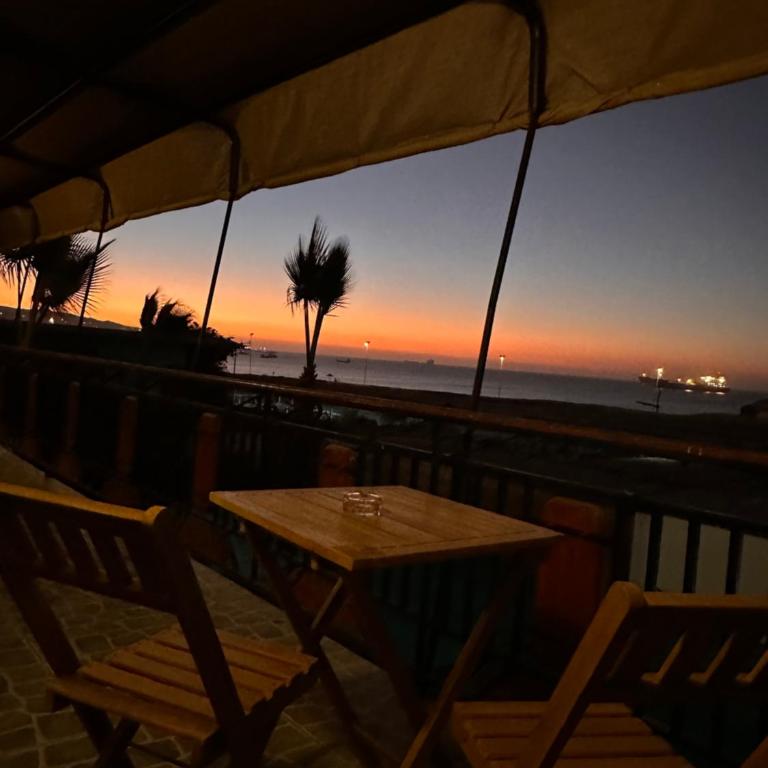 Hostal El Ancla - Double or Twin Room with Shared Bathroom - 2