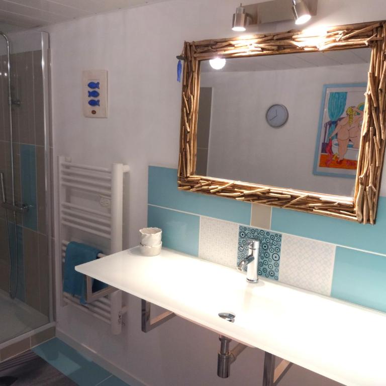 La VILLA SANARY Coeur de Portissol - Parking privé- Prise recharge voiture - Villa 2 Chambres - 43