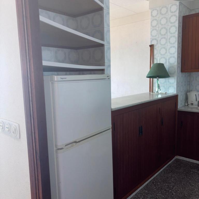 Appartement Roses 4 couchages, linge de maison, radiateurs électrique, balcon et parking - Apartamento de 1 dormitorio - 14
