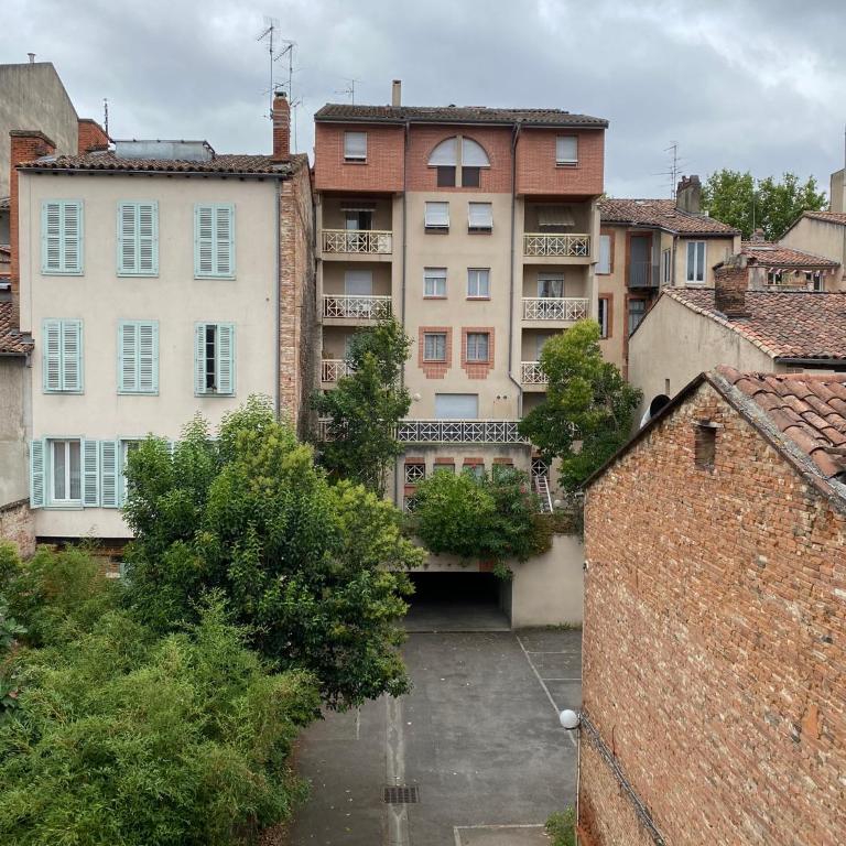 Meublé classé Carmes , entrée autonome, wifi, climatisé, petit parking privé - Studio-Apartment - 22