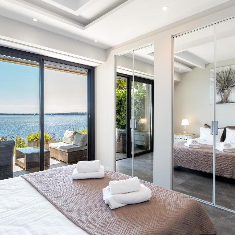 ADRIANA by Terry's Homes WATERFRONT SEAVIEW BEACH - Appartement 2 Chambres avec Terrasse et Vue sur la Mer - 6