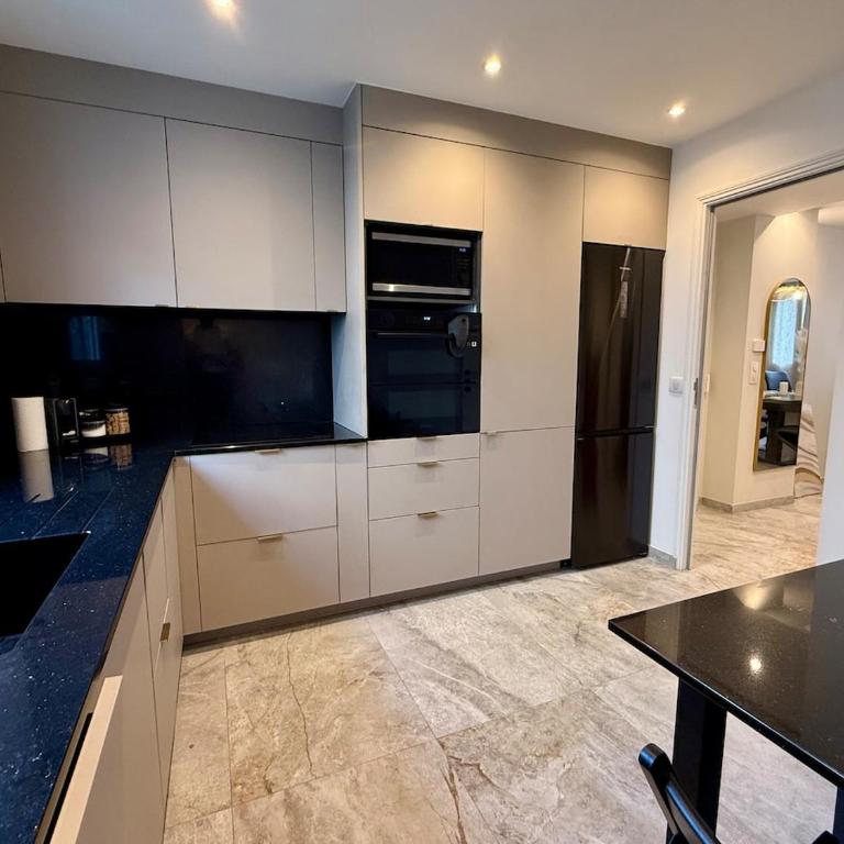 Elegant & Spacious Apartment - Paris 20 - Apartamento de 2 dormitorios - 9