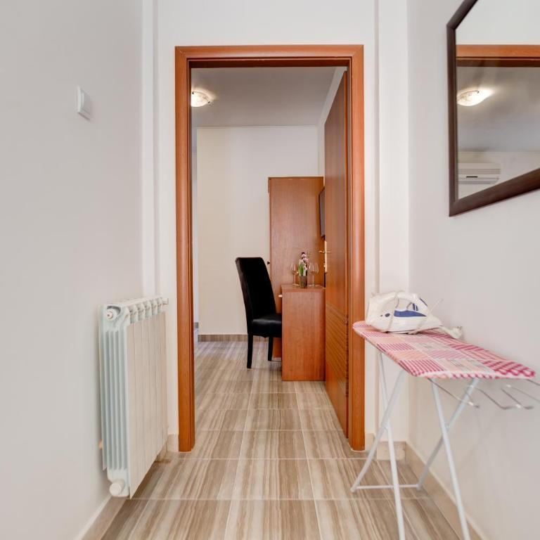Apartments More 2 - Economy Double Room - 7