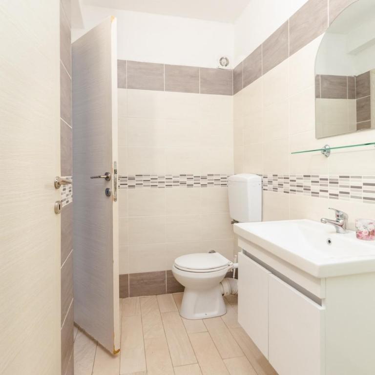 Apartments Ada Bojana - Family Room with Balcony - 7