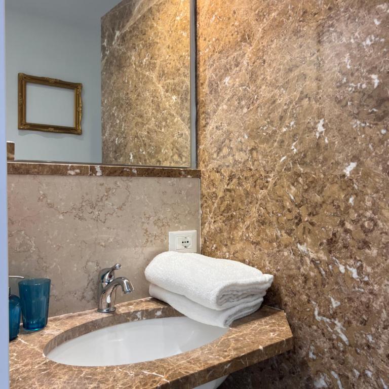 B&B Viale Italia 22 - Camera Singola con Bagno Privato - 6