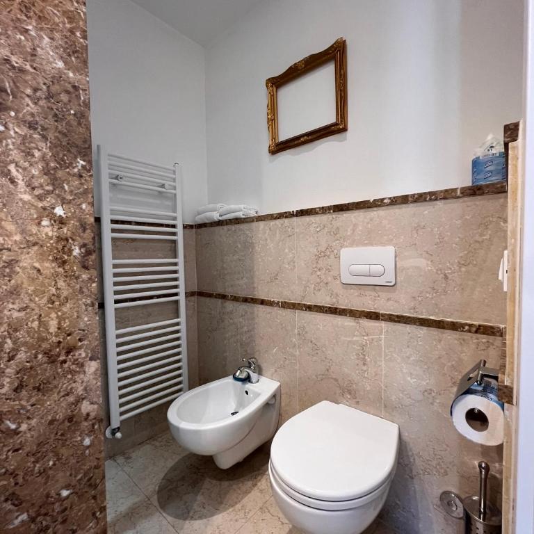 B&B Viale Italia 22 - Camera Singola con Bagno Privato - 5