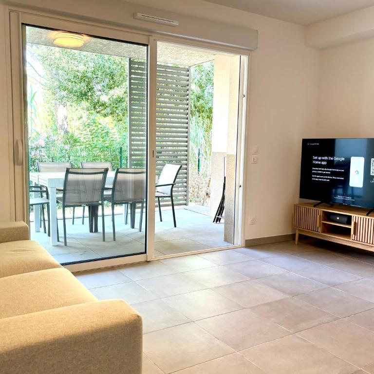 Nice apartment with garden direct access to beach,Parking free - Appartement 2 Chambres avec Terrasse - 21