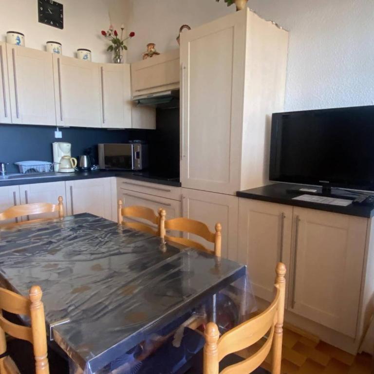 Maison T3 face à la mer, 4 pers, parking privé, plage ~500m, commerces proches - FR-1-81-72 - Villa - 10