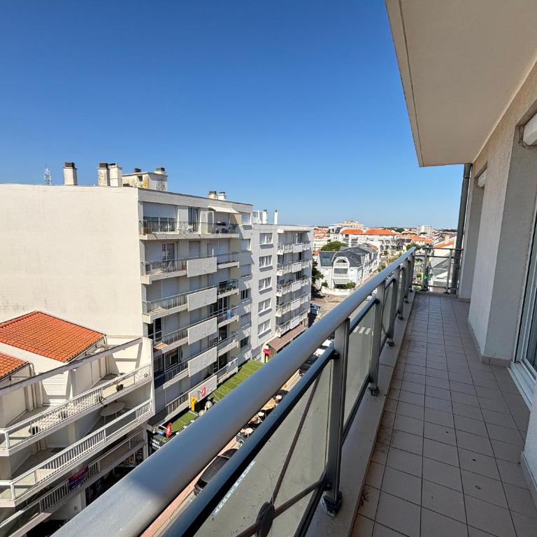 Appartement pour 6 personnes aux Sables-d'Olonne, proche plage, avec balcon - FR-1-197-192 - Appartement (5 Adultes) - 4