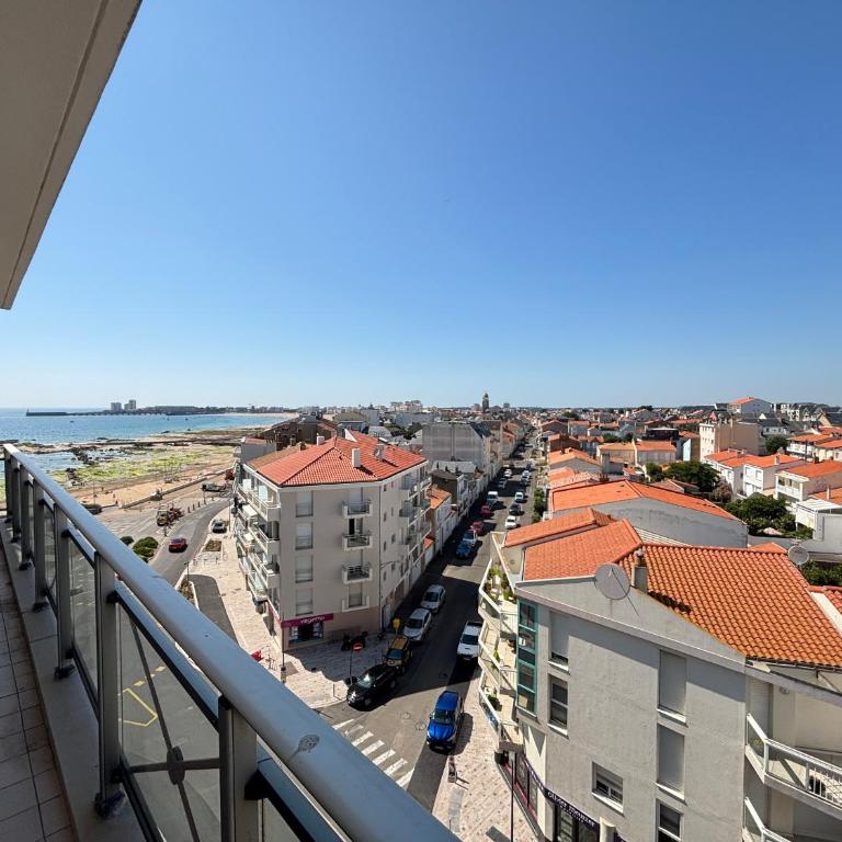 Appartement pour 6 personnes aux Sables-d'Olonne, proche plage, avec balcon - FR-1-197-192 - Appartement (5 Adultes) - 5