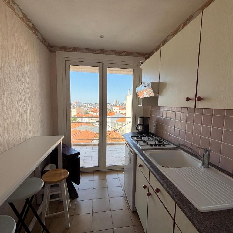 Appartement pour 6 personnes aux Sables-d'Olonne, proche plage, avec balcon - FR-1-197-192 - Appartement (5 Adultes) - 9