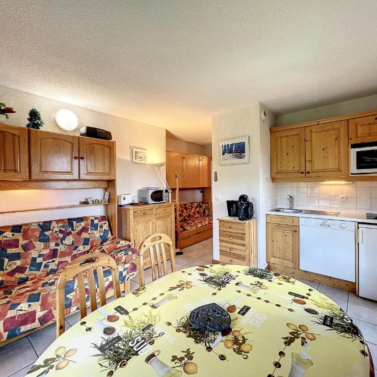 Appartement 2 pièces + coin montagne proche pistes de ski avec parking - Appartement 1 Chambre - 5