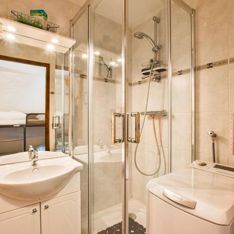 Charmant Duplex avec Balcon et Parking à Bernex, Proche Remontées Mécaniques - Studio - 7