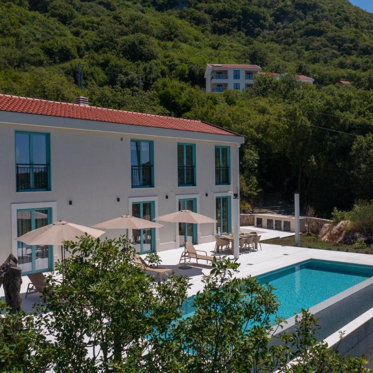 Villa Zvis - Private Pool and Sea View - Vila - 4