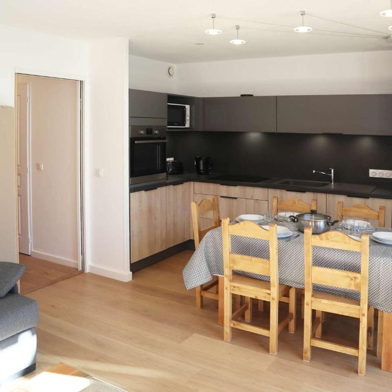 Appartement 4 pièces, 6 personnes, skis aux pieds, piscine et sauna - FR-1-322-385 - Apartamento (8 adultos) - 1