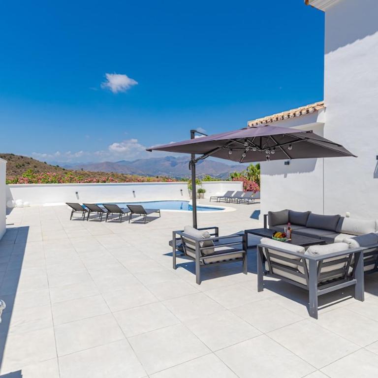 Huge luxury villa with stunning views - Casa de 6 dormitorios - 7