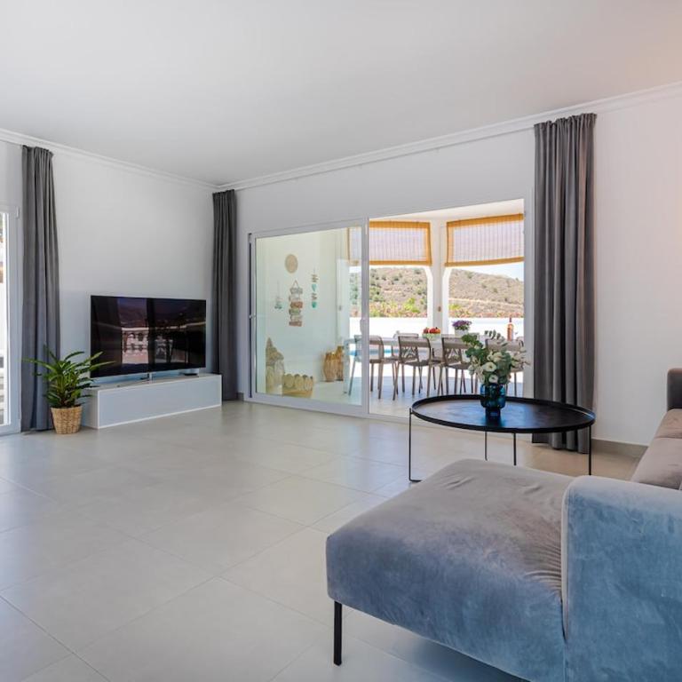 Huge luxury villa with stunning views - Casa de 6 dormitorios - 24