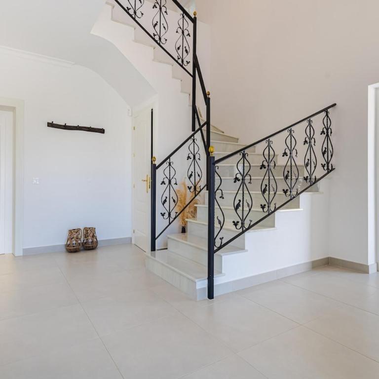 Huge luxury villa with stunning views - Casa de 6 dormitorios - 33