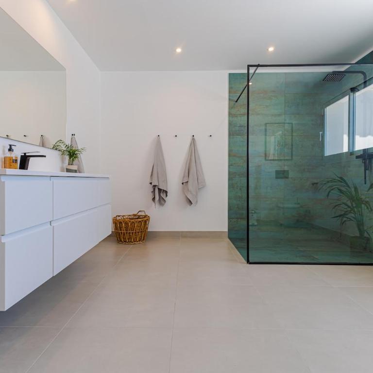 Huge luxury villa with stunning views - Casa de 6 dormitorios - 36