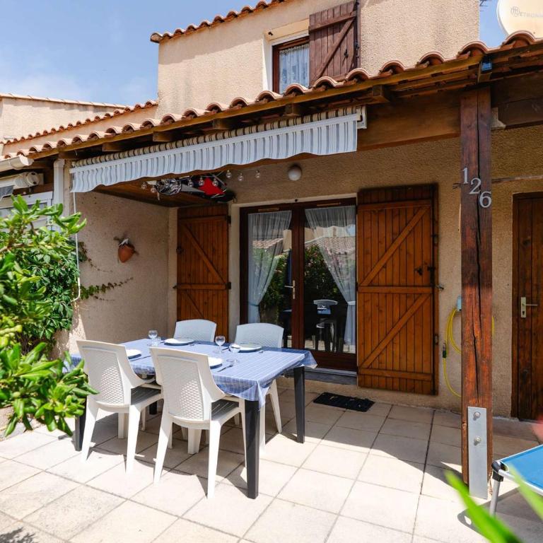 Charmant Pavillon T3 avec Terrasse Sud, Piscine, Proche Mer à Gruissan - FR-1-409-198 - Villa - 1