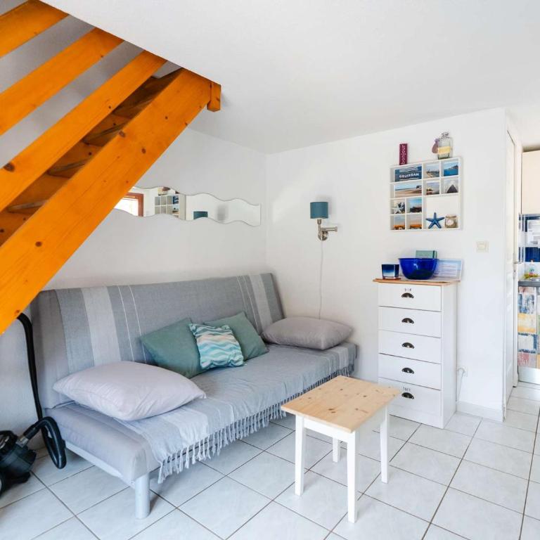 Charmant Pavillon T3 avec Terrasse Sud, Piscine, Proche Mer à Gruissan - FR-1-409-198 - Villa - 5