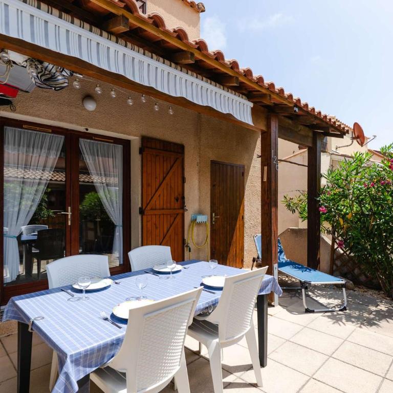 Charmant Pavillon T3 avec Terrasse Sud, Piscine, Proche Mer à Gruissan - FR-1-409-198 - Villa - 6