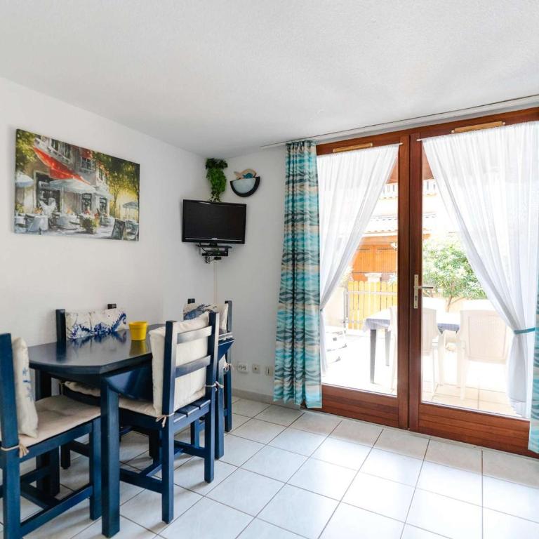 Charmant Pavillon T3 avec Terrasse Sud, Piscine, Proche Mer à Gruissan - FR-1-409-198 - Villa - 13