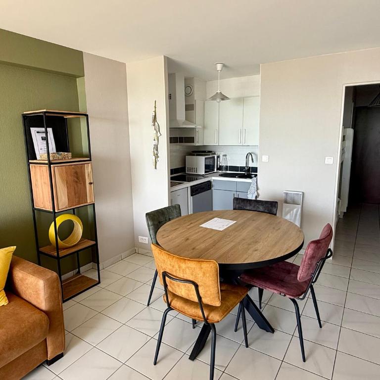 Studio 3* avec Alcôve, Balcon Face Mer, Plage à 150m - Les Sables-d'Olonne - FR-1-92-921 - Apartment - 15