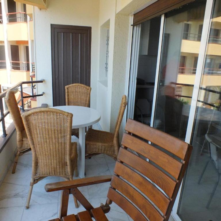 Hermoso apartamento renovado para 4 pers. con parking privado en Roses - ES-204-11 - Apartamento - 3