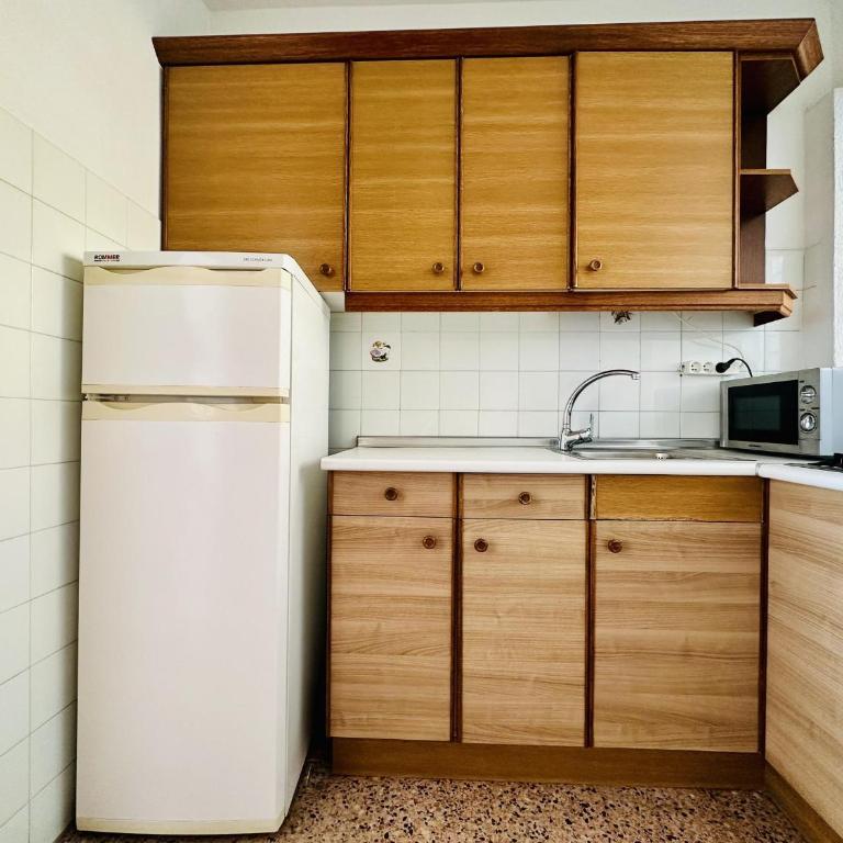 EL SOL. Tu hogar junto al mar – Apartamento cómodo para 5 personas en Roses. - ES-258-57 - Apartment - 3