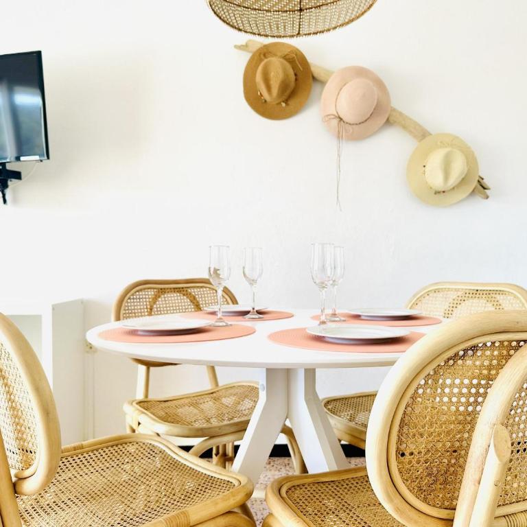 EL SOL. Tu hogar junto al mar – Apartamento cómodo para 5 personas en Roses. - ES-258-57 - Apartment - 4