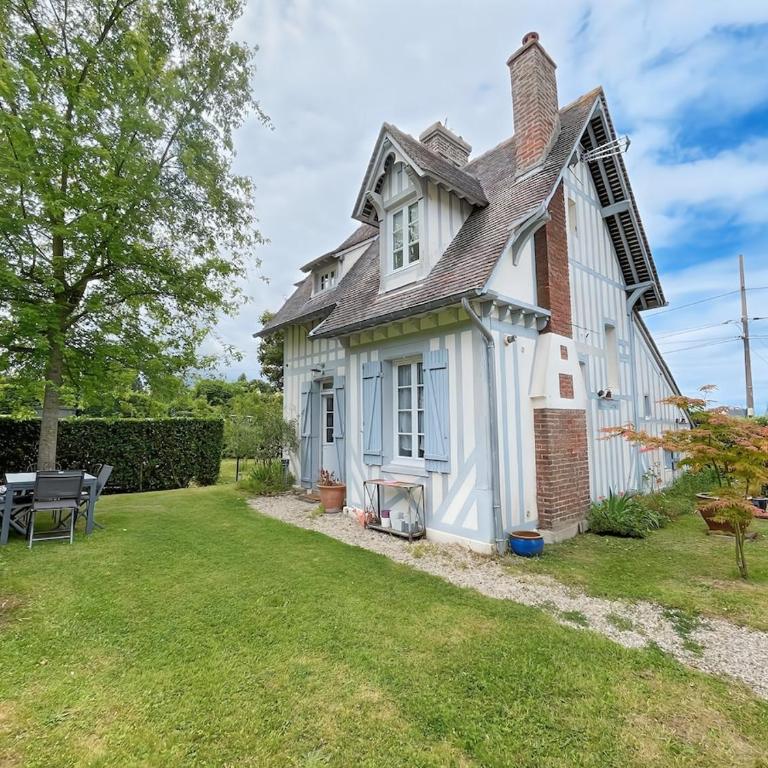 Normandy Style - Centre ville à 5 min en voiture - Parking Gratuit sur place - Two-Bedroom House - 7