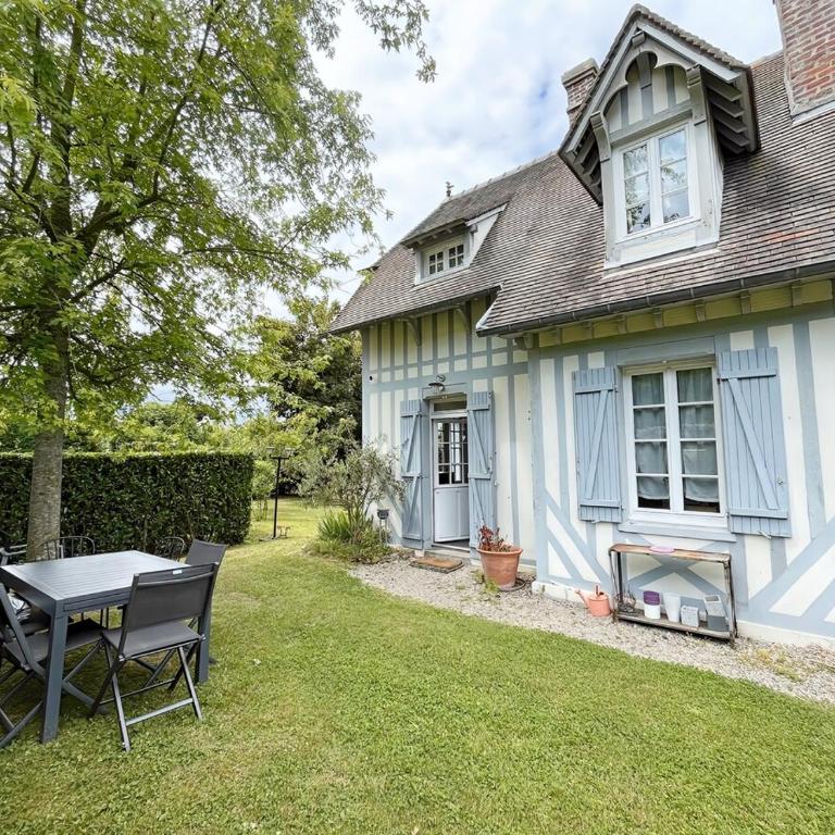 Normandy Style - Centre ville à 5 min en voiture - Parking Gratuit sur place - Two-Bedroom House - 8