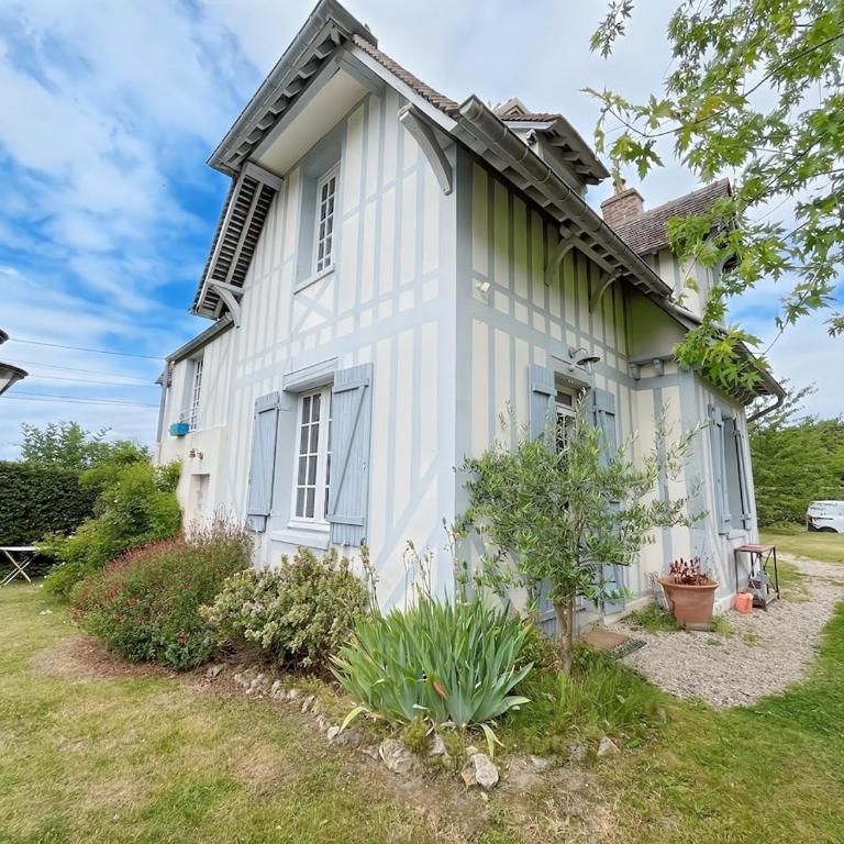 Normandy Style - Centre ville à 5 min en voiture - Parking Gratuit sur place - Two-Bedroom House - 1