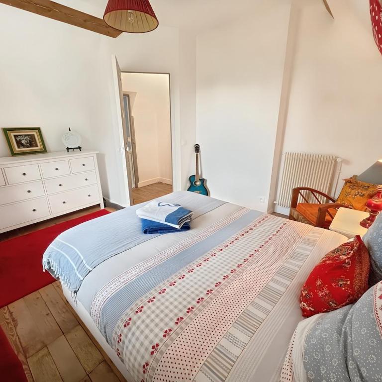 Normandy Style - Centre ville à 5 min en voiture - Parking Gratuit sur place - Two-Bedroom House - 15