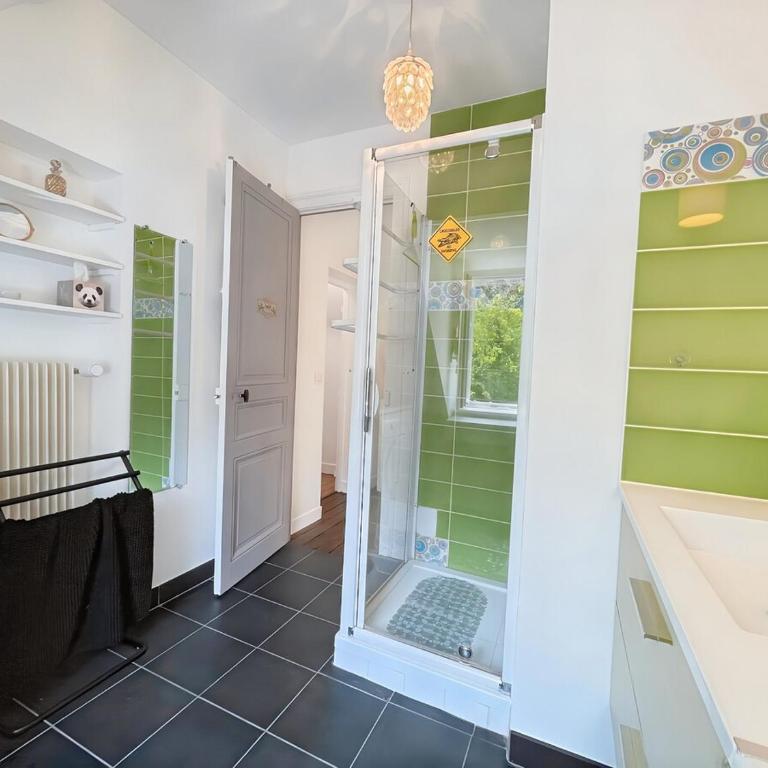 Normandy Style - Centre ville à 5 min en voiture - Parking Gratuit sur place - Two-Bedroom House - 17