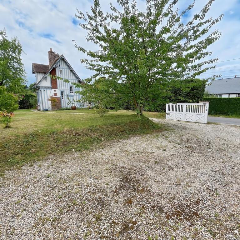 Normandy Style - Centre ville à 5 min en voiture - Parking Gratuit sur place - Two-Bedroom House - 30