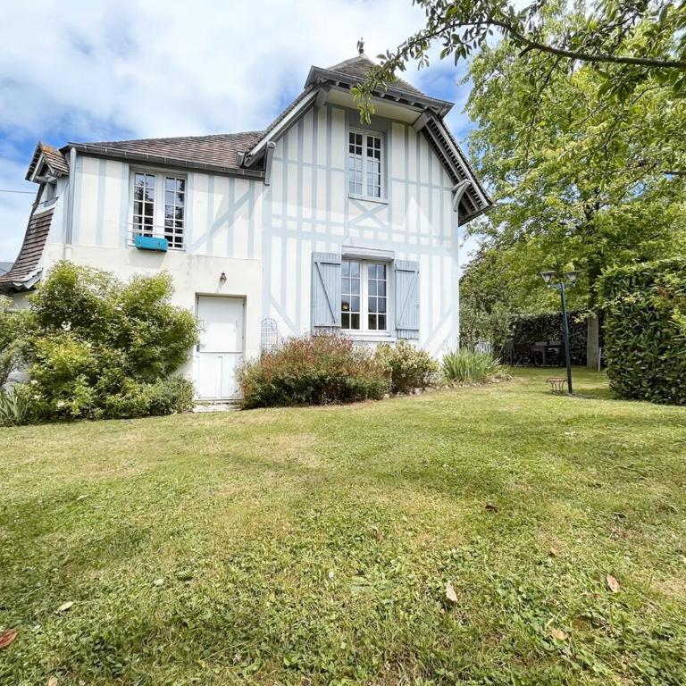 Normandy Style - Centre ville à 5 min en voiture - Parking Gratuit sur place - Two-Bedroom House - 34