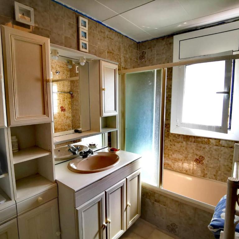 Apartamento renovado con terraza y piscina - ES-228-159 - Apartment - 4