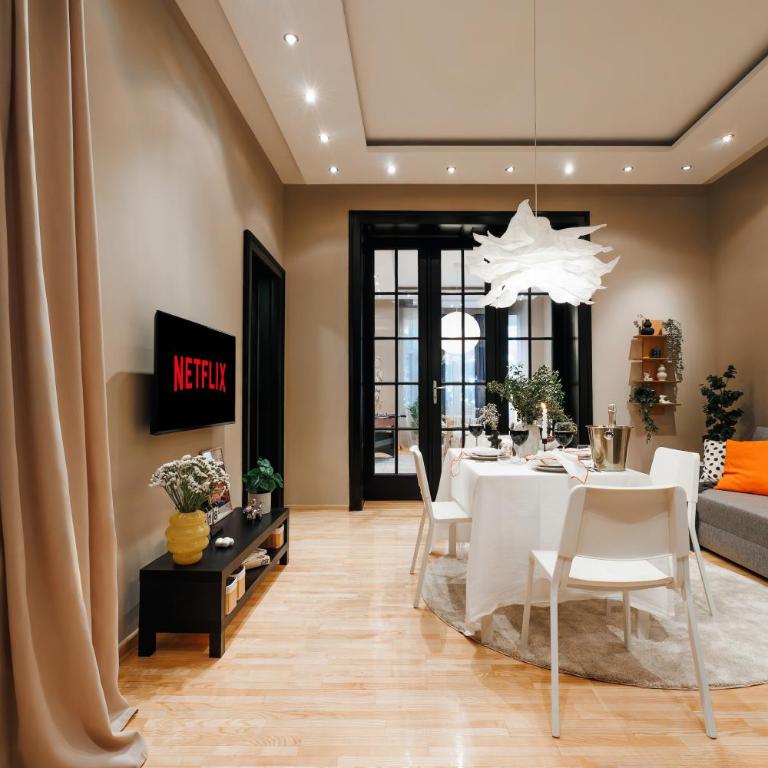 Soul House 110m2 with Balcony & Foosball Old Town - Three-Bedroom Apartment with Balcony - 23