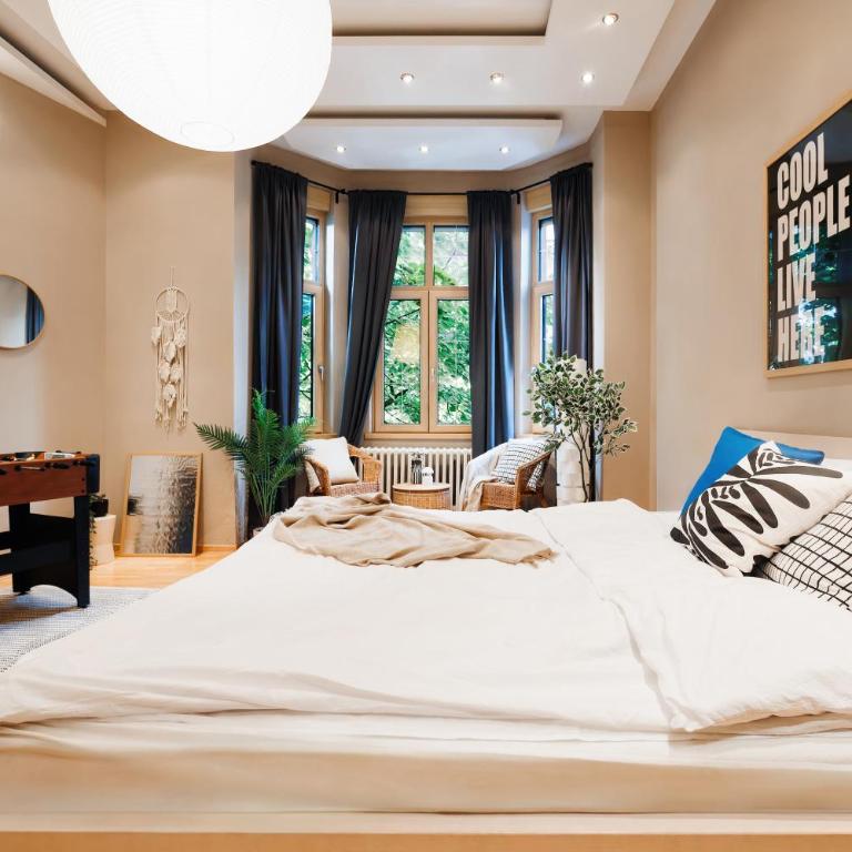 Soul House 110m2 with Balcony & Foosball Old Town - Three-Bedroom Apartment with Balcony - 26