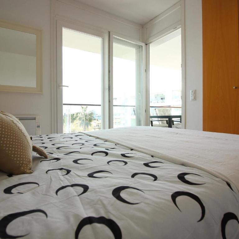 Apartamento luminoso con terraza y piscina comunitaria en Santa Margarita, cerca de la playa. - ES-228-138 - Apartment - 5