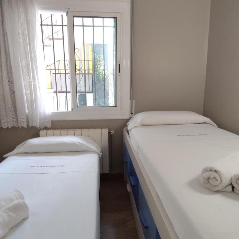 Apartamento con terraza a metros de la playa y zona comercial, ideal familiar - Costa Brava - ES-209-68 - Apartamento - 4