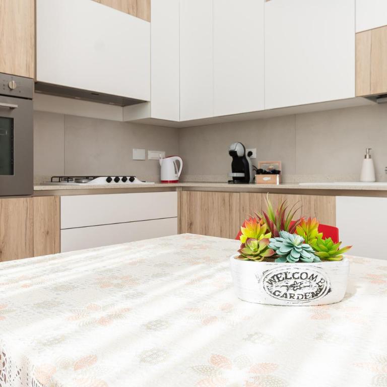 Passeggiata Mare - 10 Min Centro Città - Appartamento con 3 Camere da Letto - 31