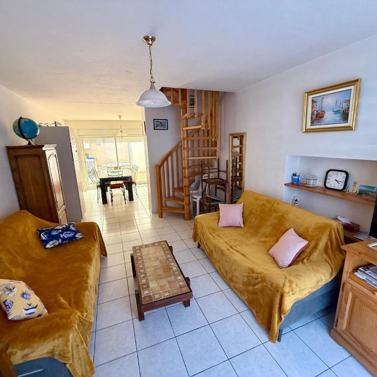 Maison T3 avec cour close, proche plage et commerces, quartier Arago, Les Sables-d'Olonne - FR-1-92-657 - Ferienhaus (5 Erwachsene) - 1