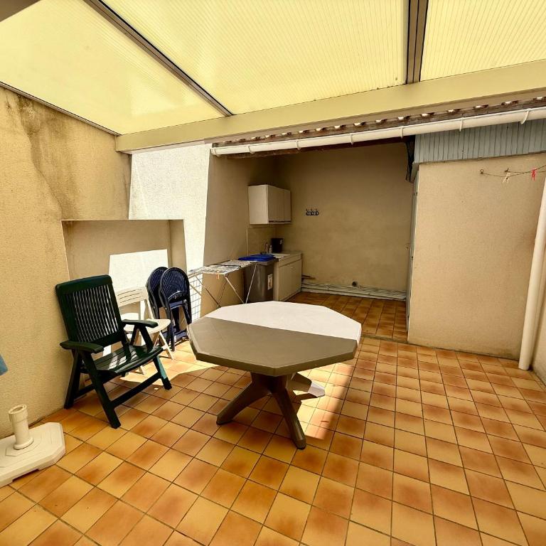Maison T3 avec cour close, proche plage et commerces, quartier Arago, Les Sables-d'Olonne - FR-1-92-657 - Ferienhaus (5 Erwachsene) - 8