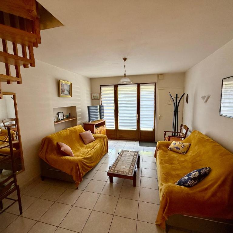 Maison T3 avec cour close, proche plage et commerces, quartier Arago, Les Sables-d'Olonne - FR-1-92-657 - Ferienhaus (5 Erwachsene) - 9