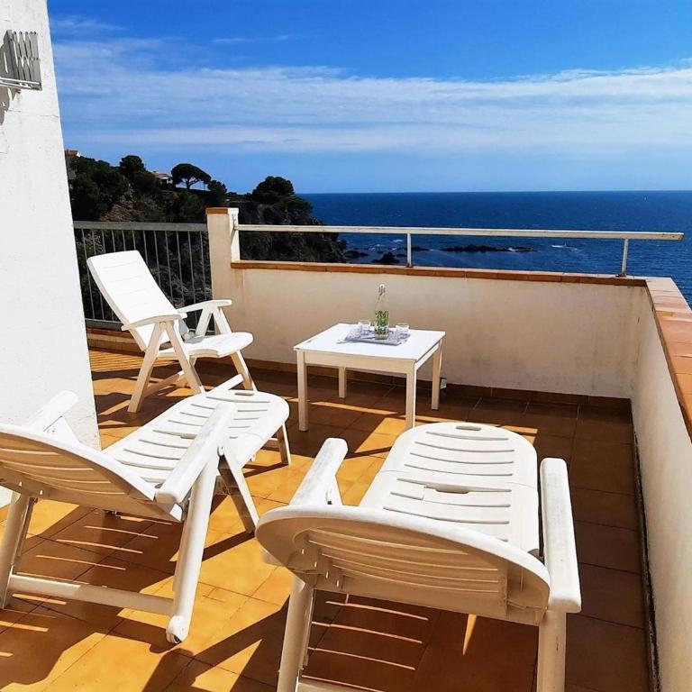 Amplio apartamento en Llançà con vista al mar, terraza, aparcamiento y animales permitidos - ES-170-6 - Apartamento - 9