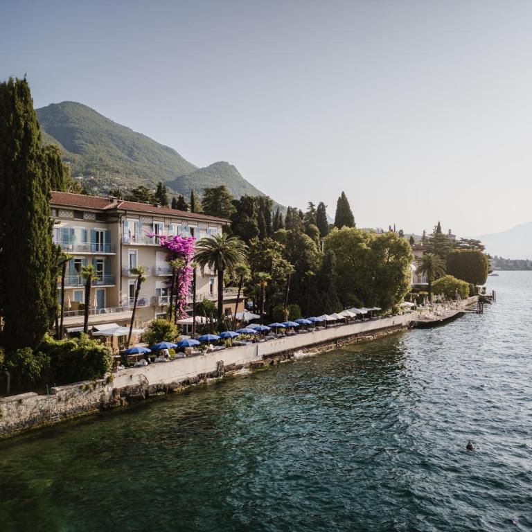 Hotel Monte Baldo e Villa Acquarone - Camera Tripla Superior con Vista Lago - 9
