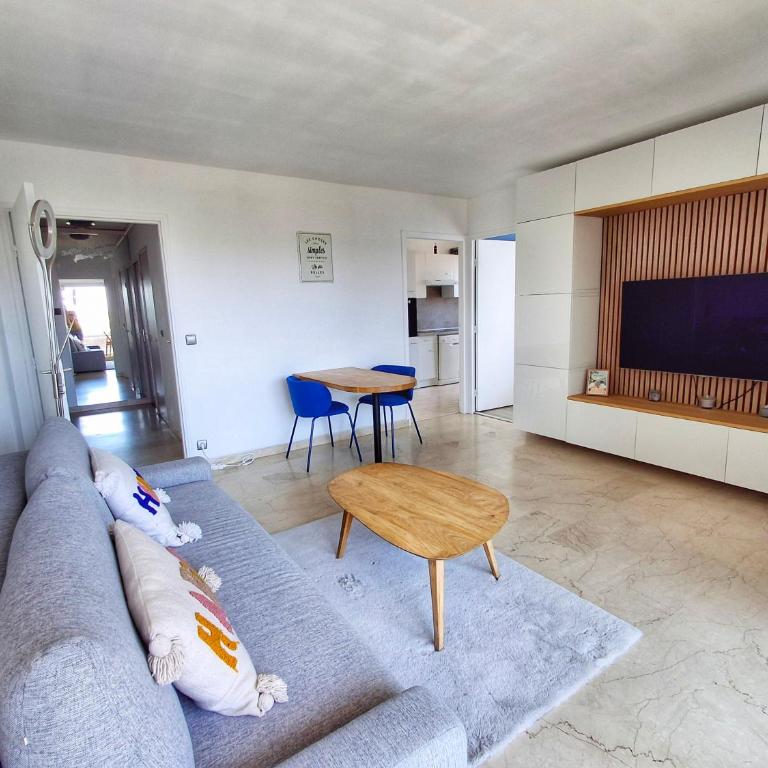 Vue mer incroyable Toulon Le Mourillon - One-Bedroom Apartment - 10
